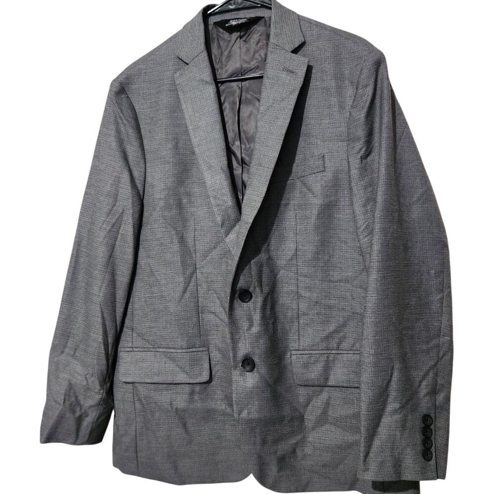 Jm Haggar Blazer Mens Size 42R Slim Fit Gray Color 2 Buttons Lined.   New